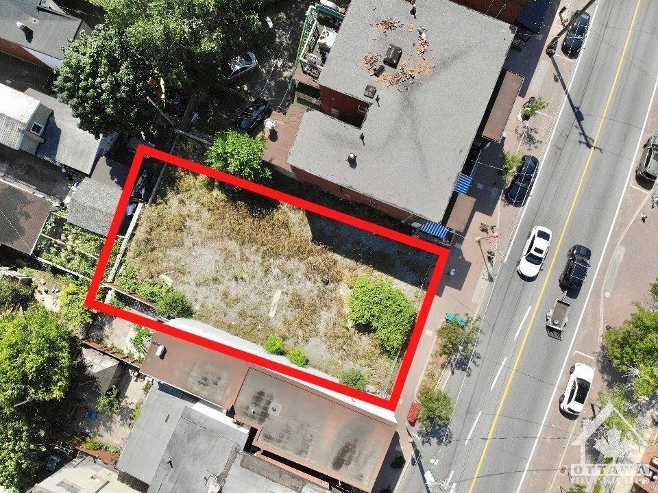 816 SOMERSET Street W