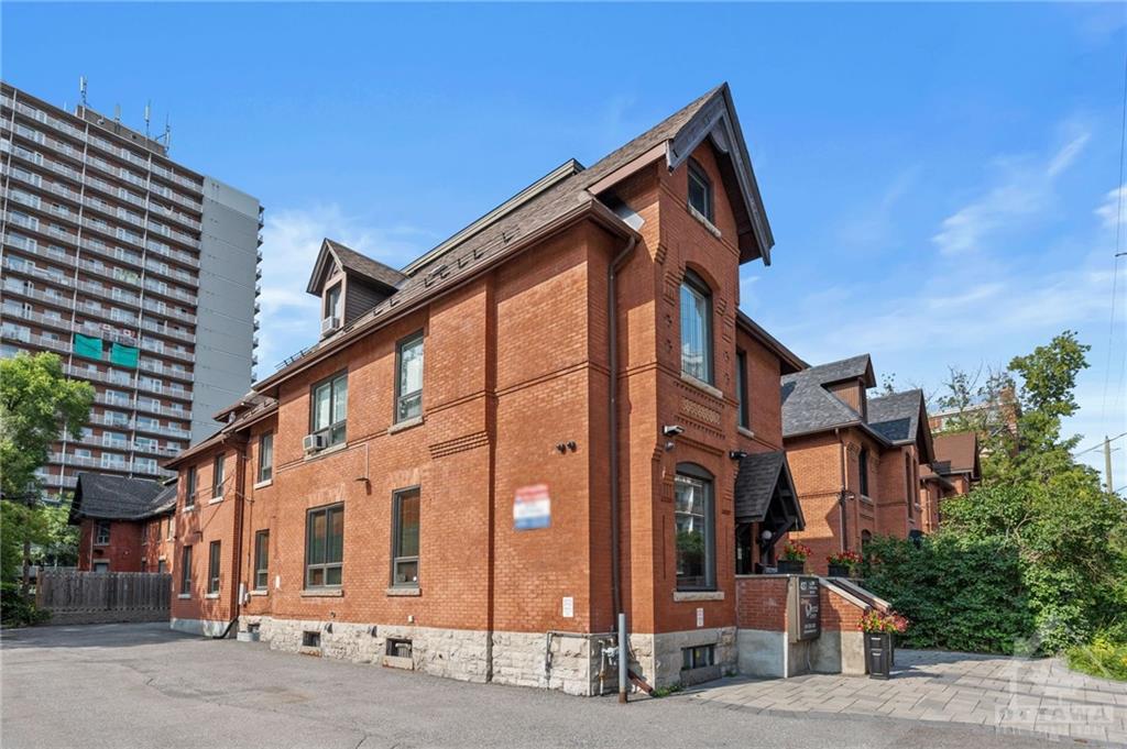 437 GILMOUR Street, #200