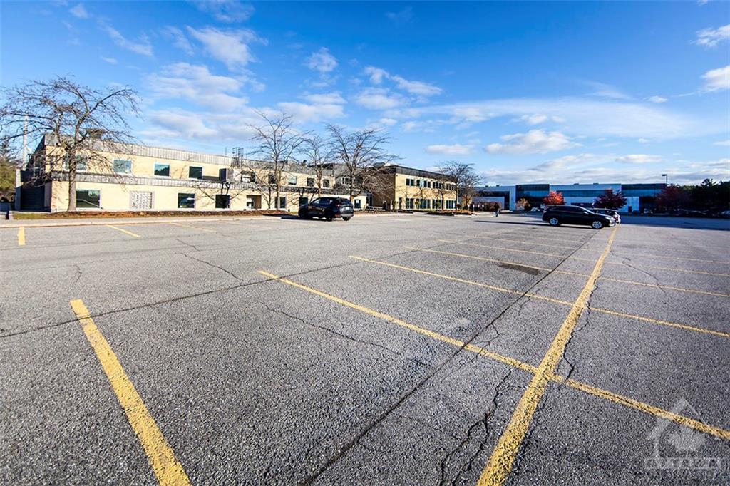 380 HUNT CLUB Road, #203