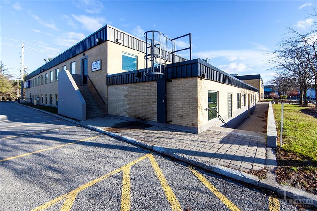 380 HUNT CLUB Road, #203