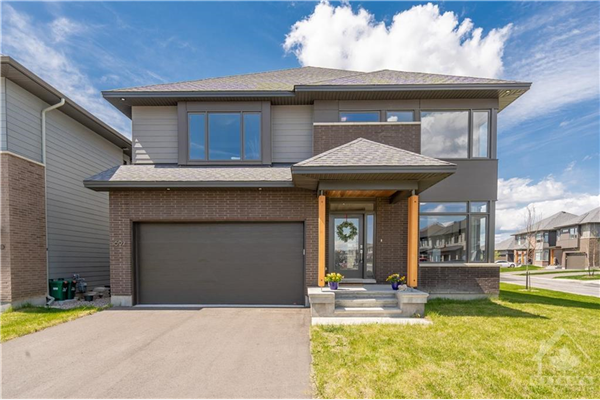 692 BORBRIDGE Avenue, Ottawa