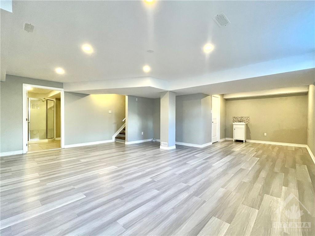 670 DECOEUR Drive