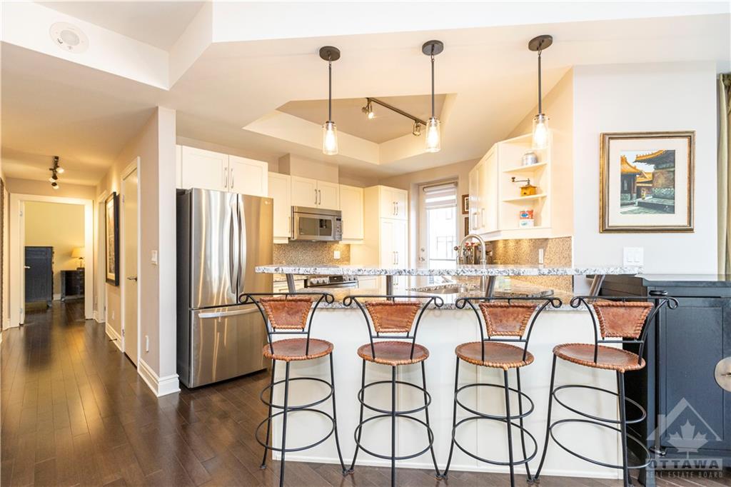 85 BRONSON Avenue, #806