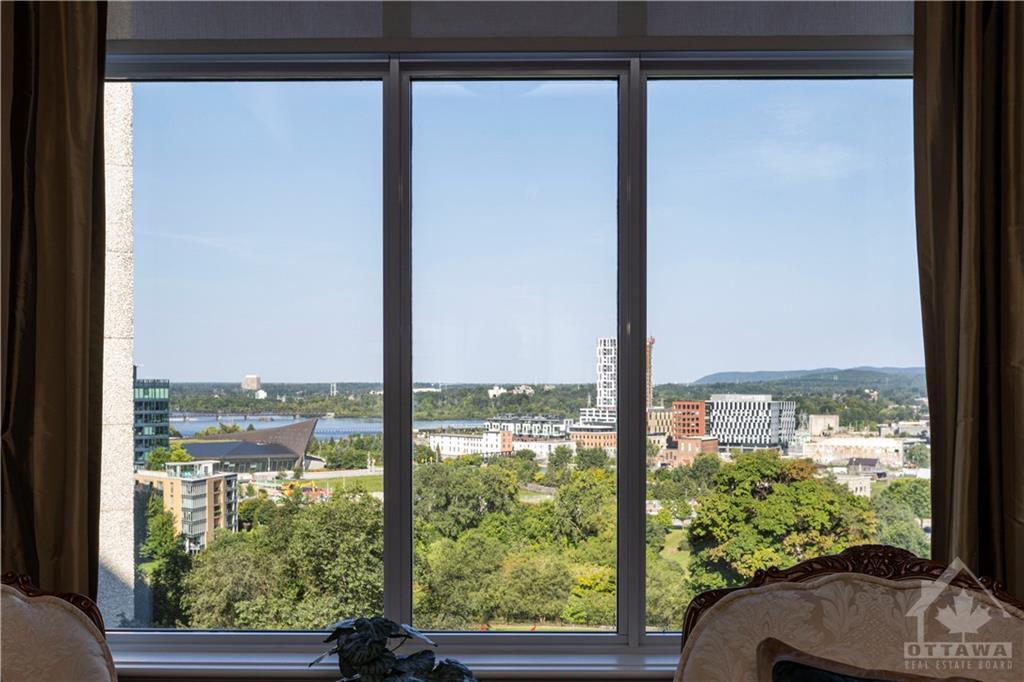 85 BRONSON Avenue, #806
