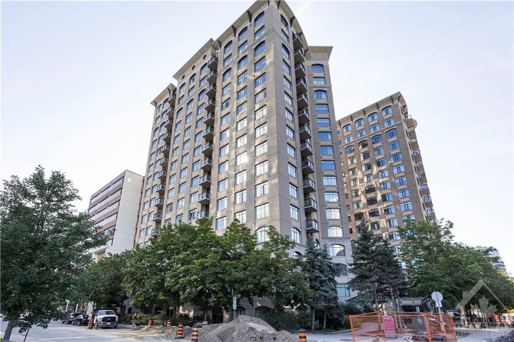 85 BRONSON Avenue, #806