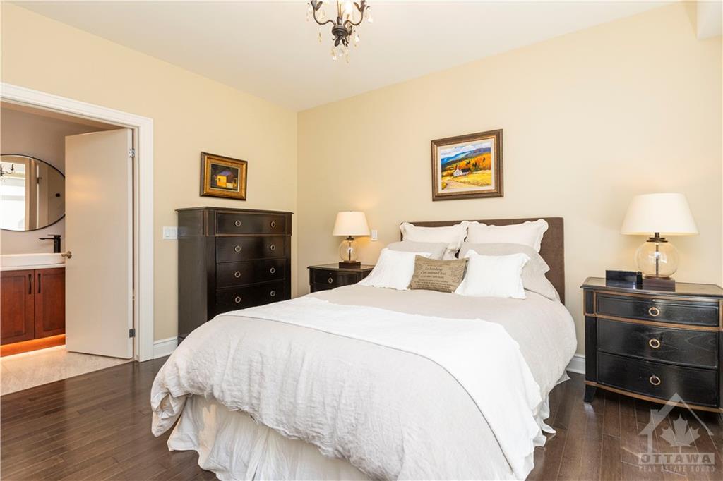 85 BRONSON Avenue, #806