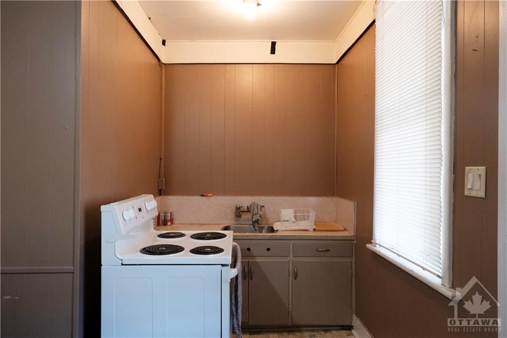 229 ELGIN Street