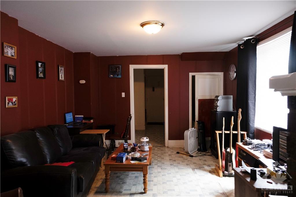 229 ELGIN Street