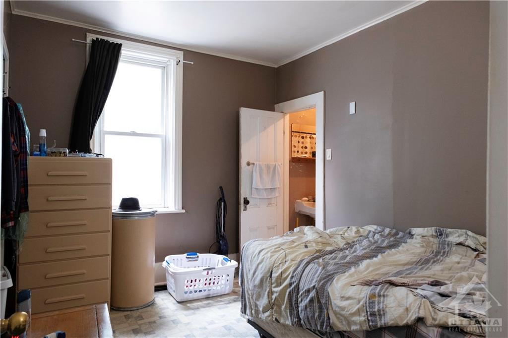 229 ELGIN Street