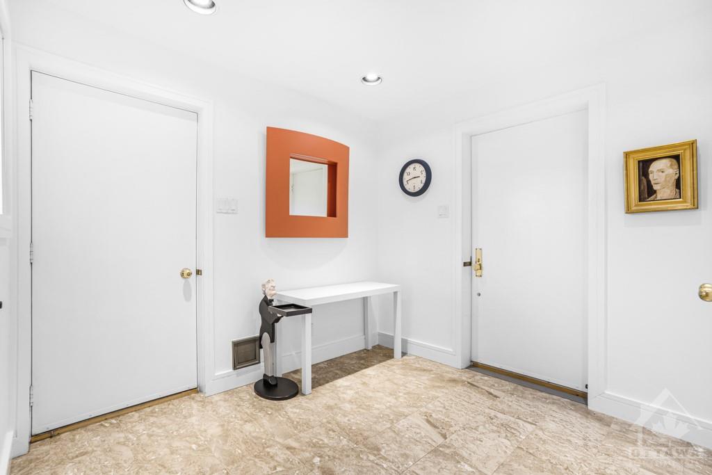 1270 ROYAL PALM Crescent