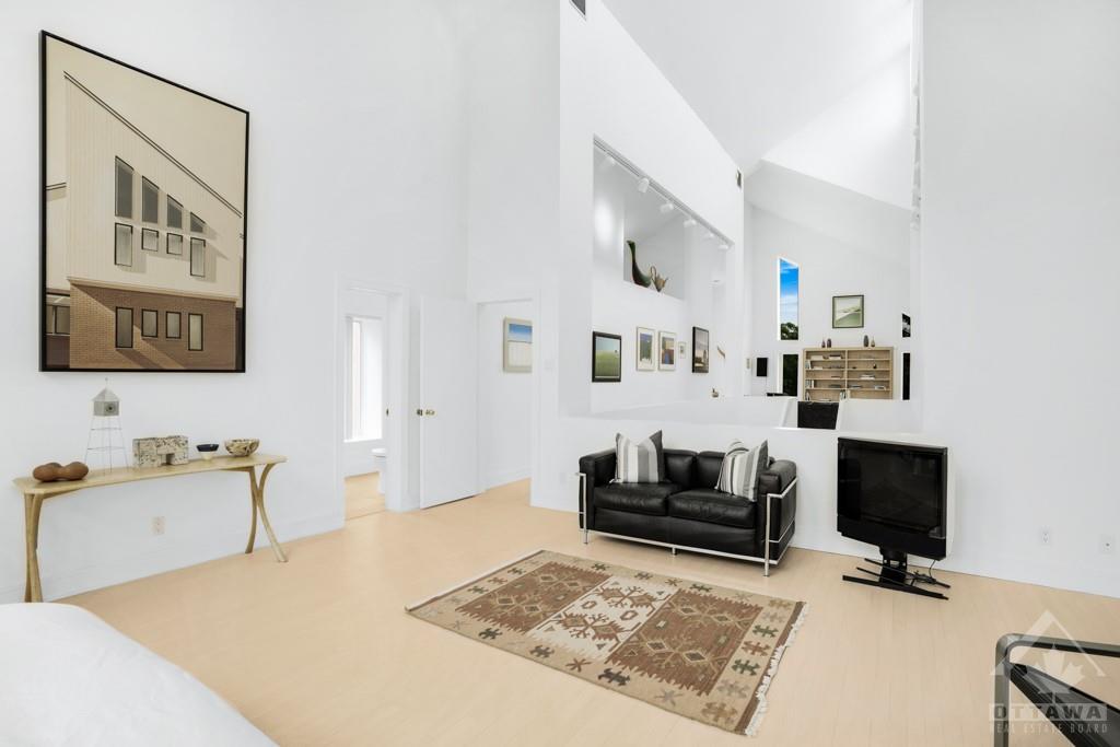 1270 ROYAL PALM Crescent