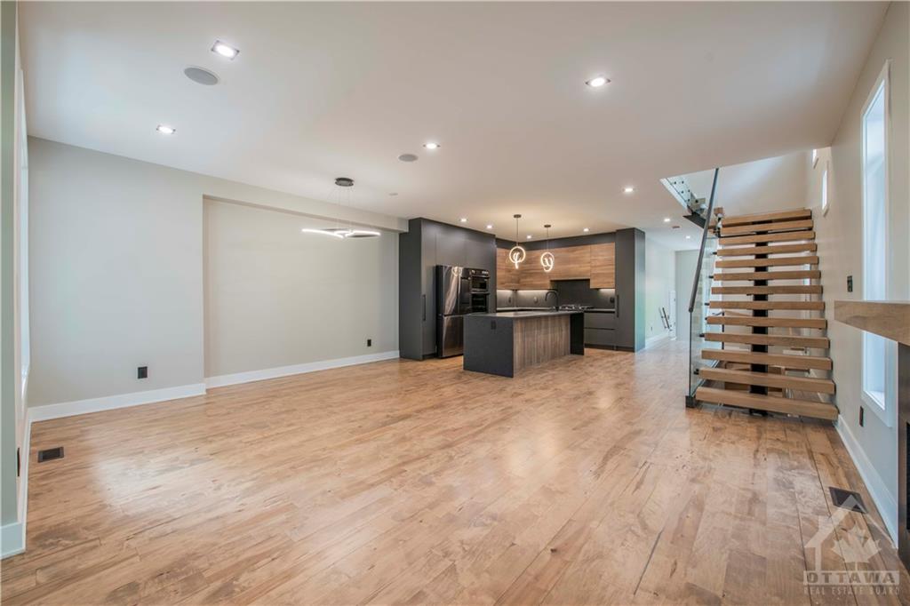 272 DOVERCOURT Avenue
