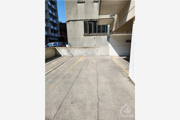138 SOMERSET ST W Street, Ottawa