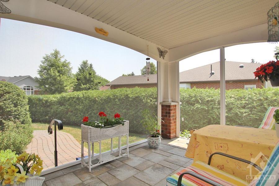 51 WATERTHRUSH Crescent