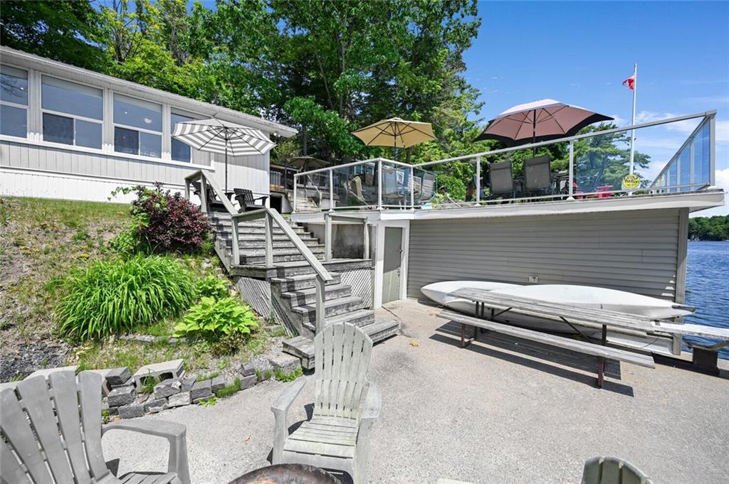954 LOON BAY Lane