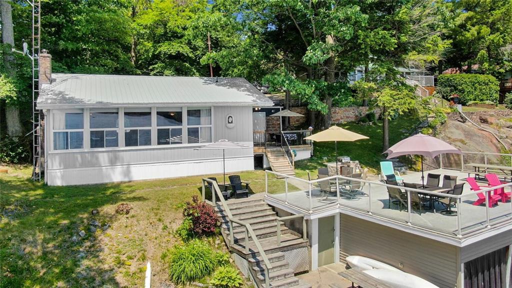 954 LOON BAY Lane