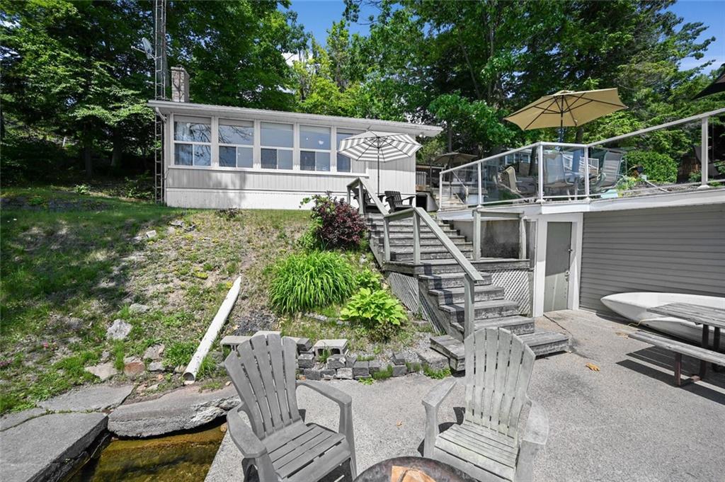 954 LOON BAY Lane