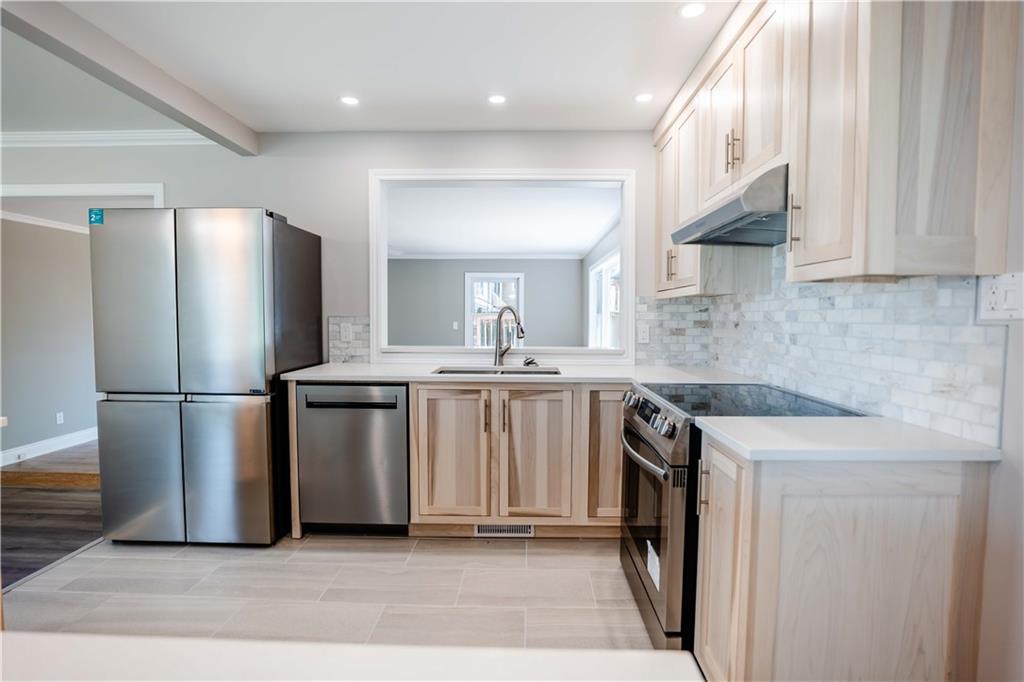 1661 SECOND Street W