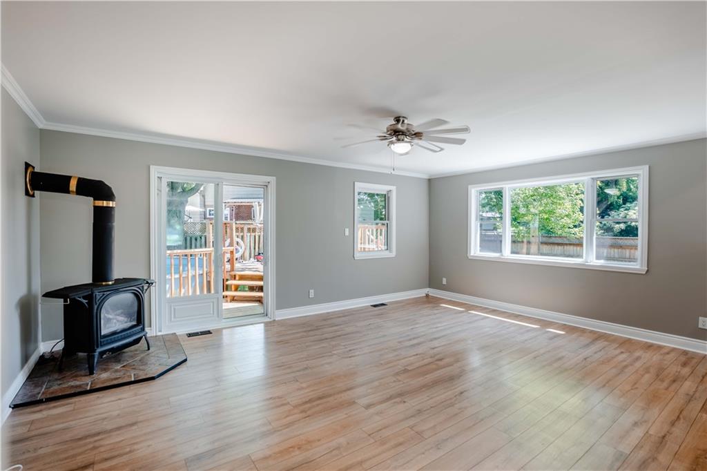 1661 SECOND Street W