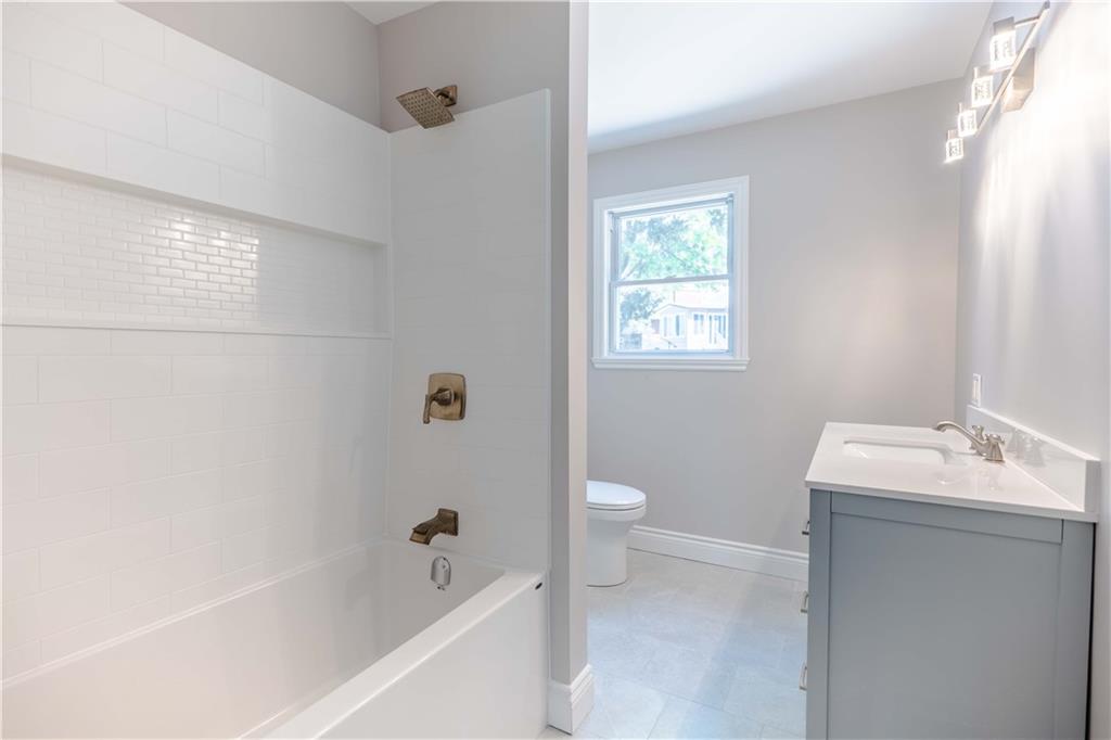 1661 SECOND Street W
