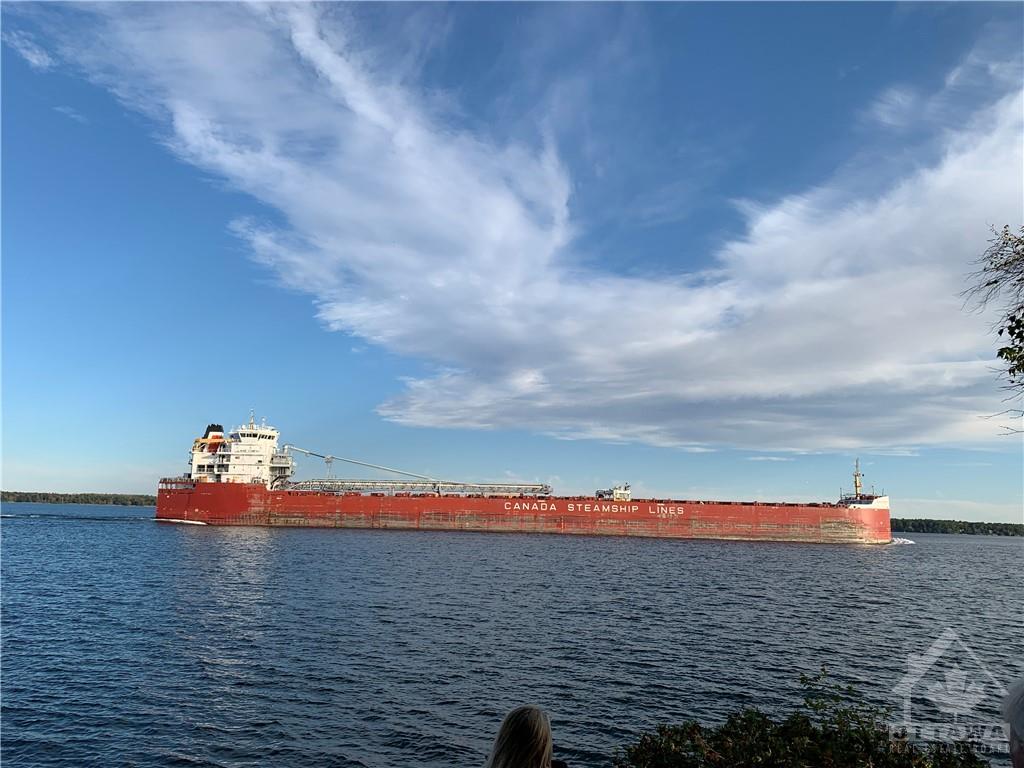 68 GRENADIER Island