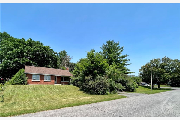 2927 HIGHFIELD Crescent, Ottawa