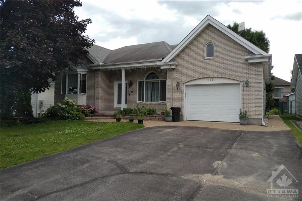 1110 DES PINS Avenue