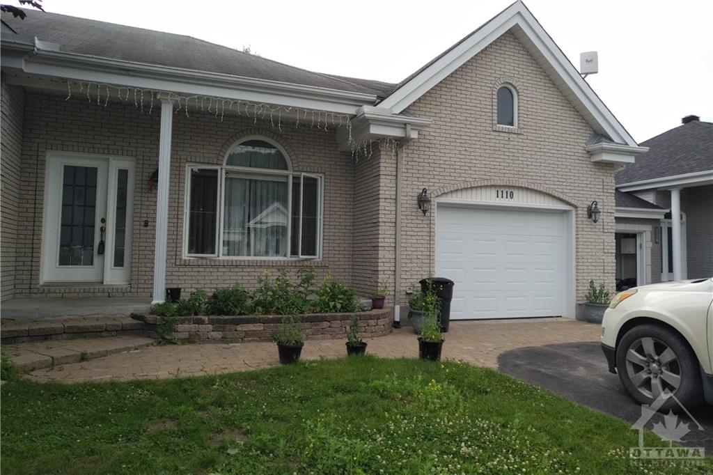 1110 DES PINS Avenue