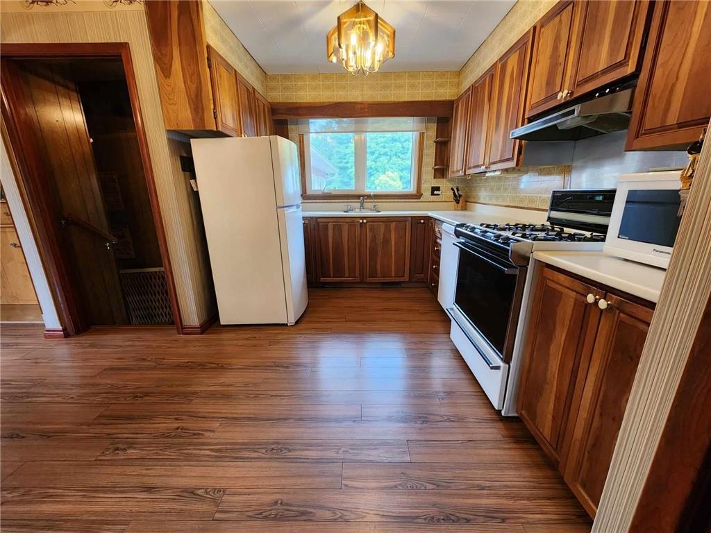 4712 COUNTY ROAD 18 Road
