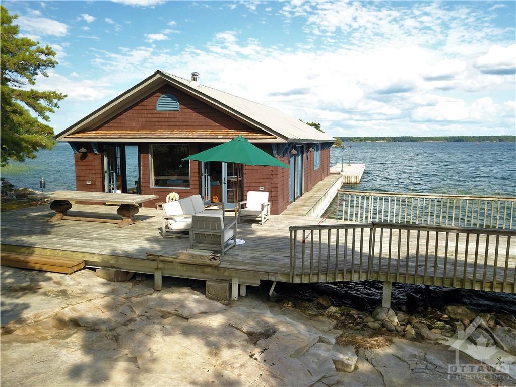115 E Island
