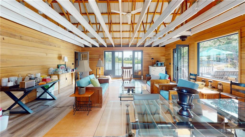 115 E Island