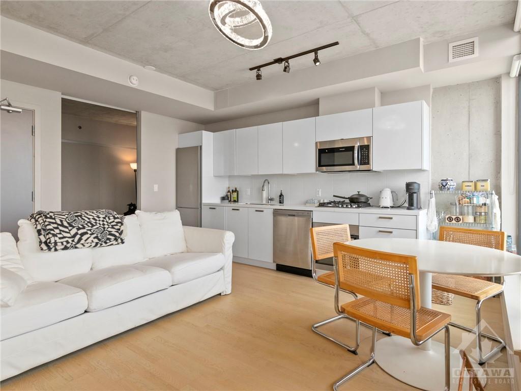 203 CATHERINE Street, #1509