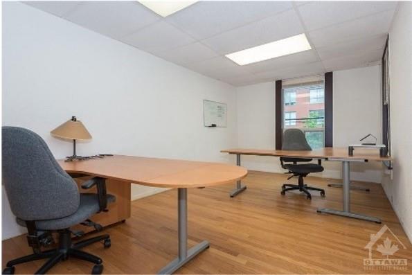328 WAVERLEY Street W, #2-3