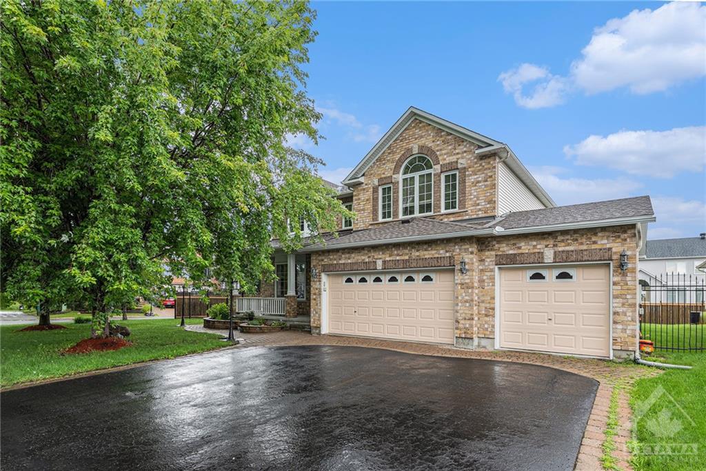 1774 HEATHERSTONE Crescent