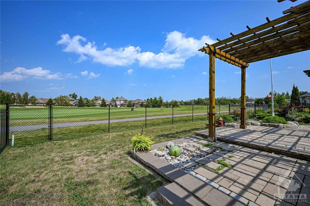 260 ROYAL LANDING Gate