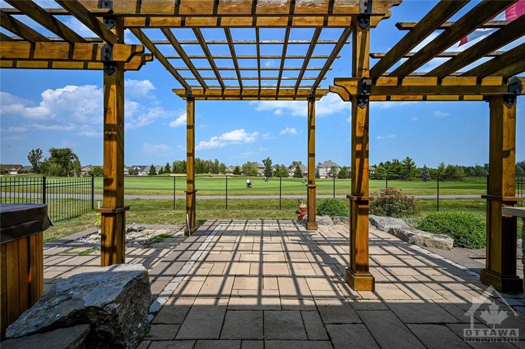 260 ROYAL LANDING Gate