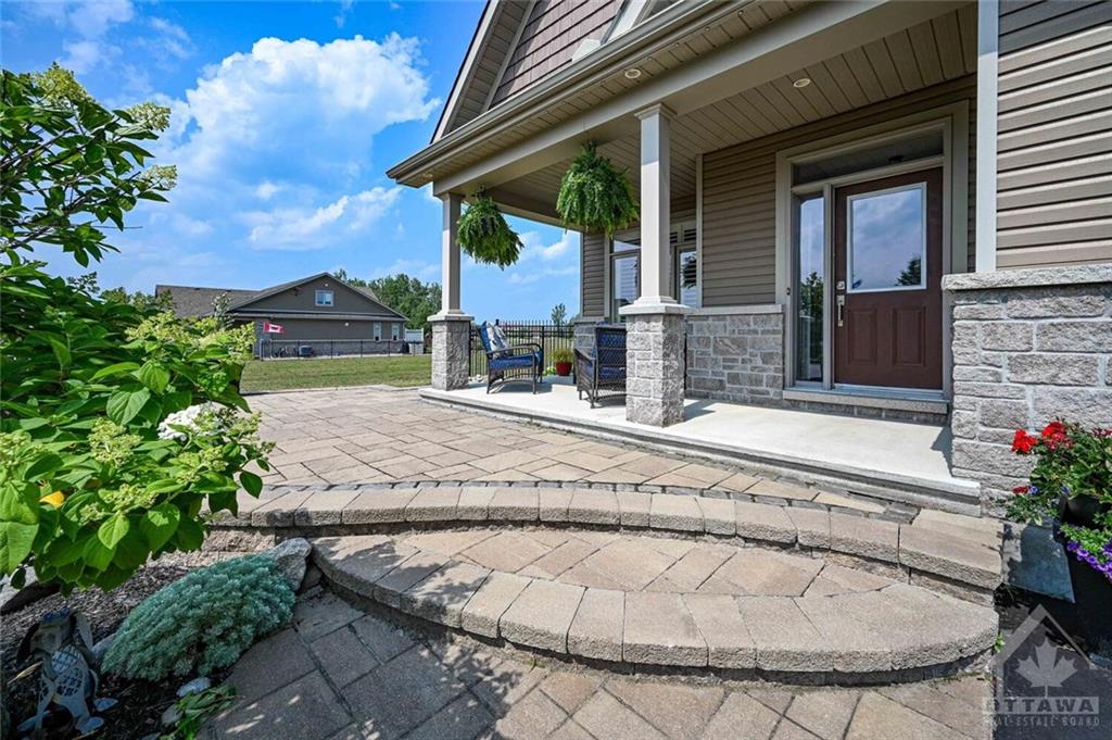 260 ROYAL LANDING Gate