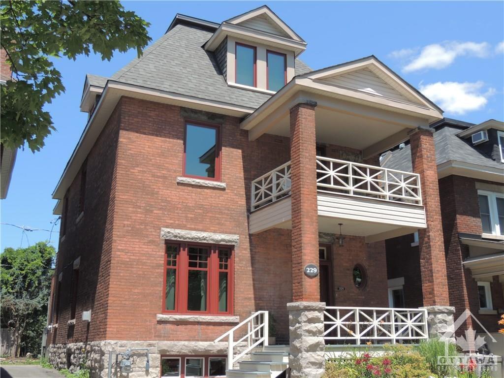 229 POWELL Avenue