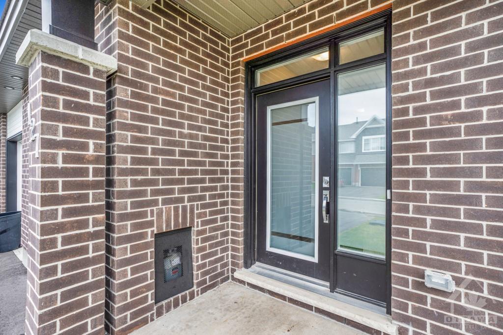 127 ANGELONIA Crescent