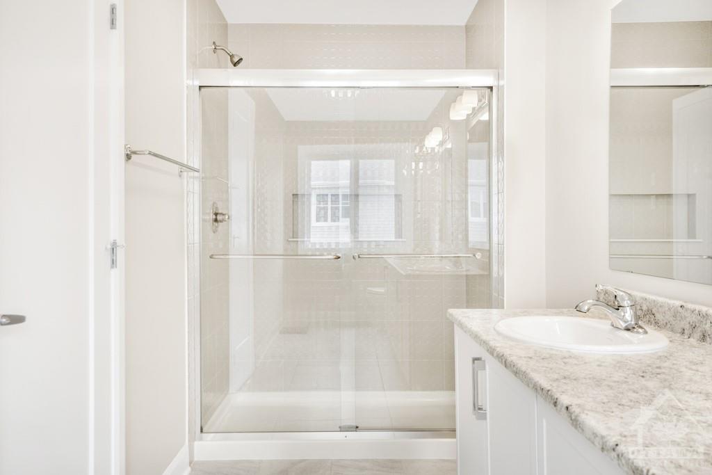 127 ANGELONIA Crescent