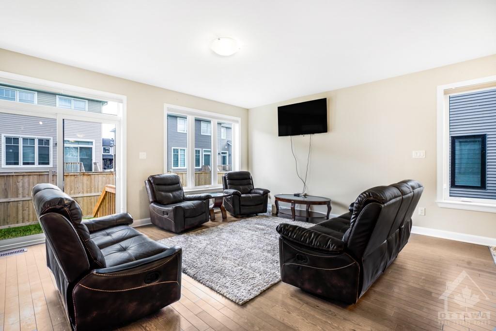 127 ANGELONIA Crescent