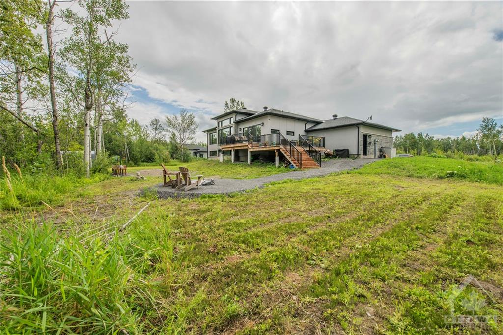 15 RIDEAU CROSSING Crescent