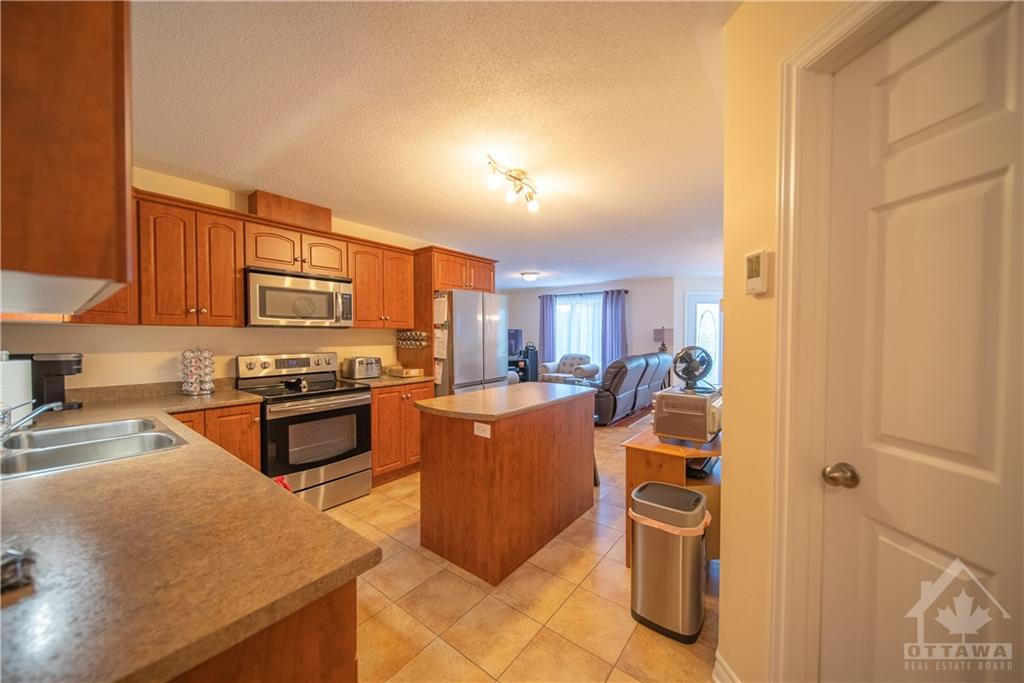 41 MAIN Street, #3