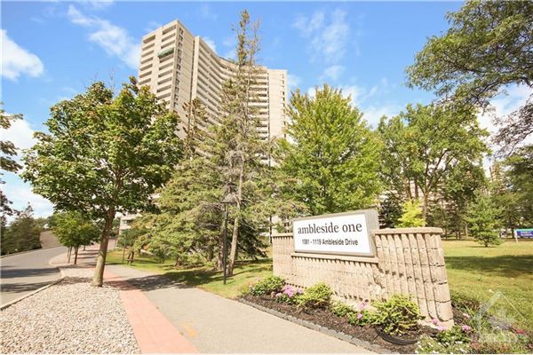 1081 AMBLESIDE Drive, Ottawa