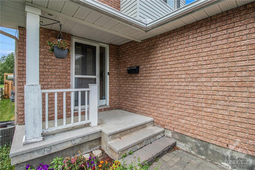 63 SPRINGCREEK Crescent