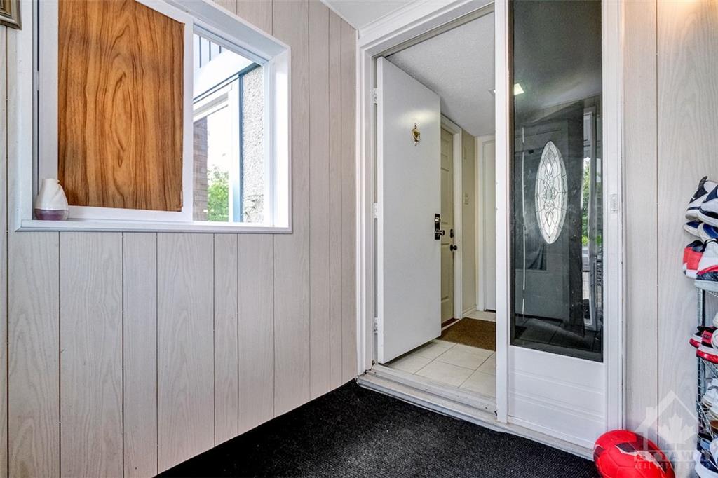1086 CHATEAU Crescent
