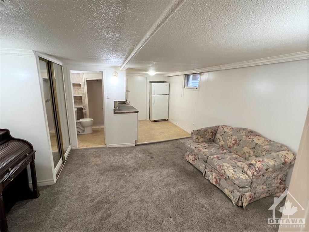 15 MARIER Avenue, #A