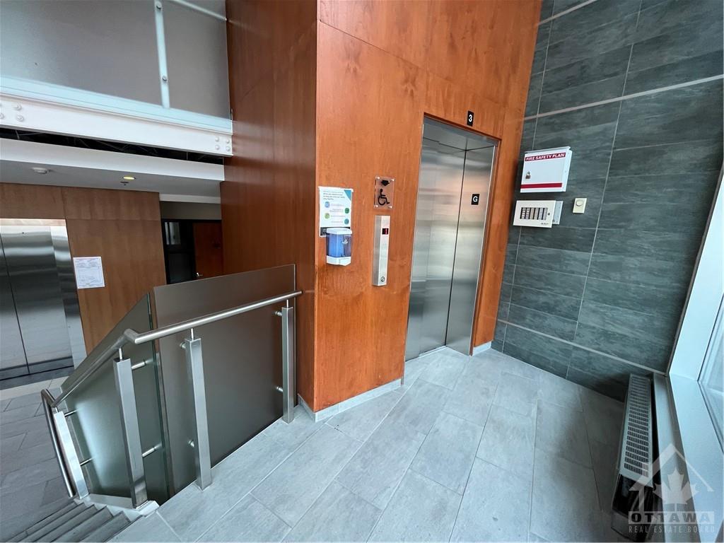 359 KENT Street, #200