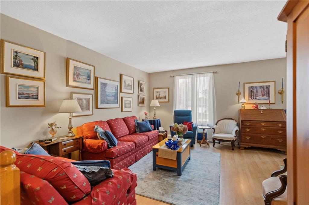 1454 WINDSOR Drive