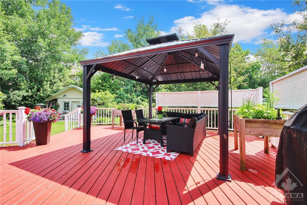 563 DEVONWOOD Circle